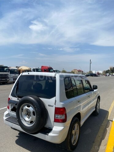 Mitsubishi Pajero io 2002, 300,000 km - 2.0 l - Bakı