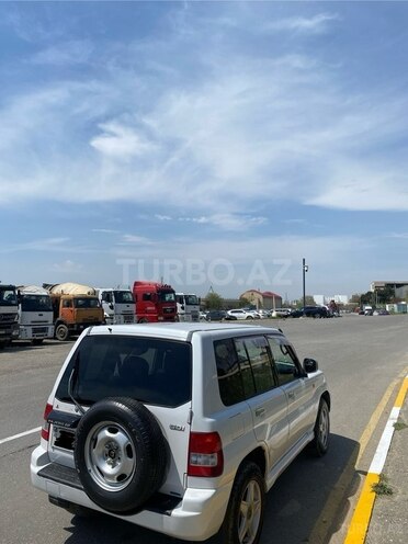 Mitsubishi Pajero io 2002, 300,000 km - 2.0 l - Bakı