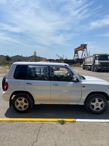 Mitsubishi Pajero io 2002, 300,000 km - 2.0 l - Bakı