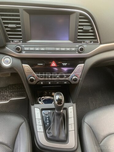 Hyundai Avante 2015, 198,000 km - 1.6 l - Naxçıvan