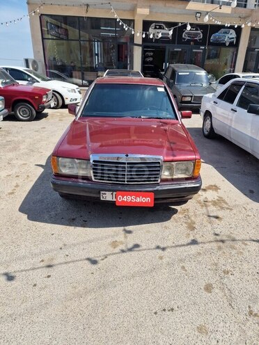 Mercedes 190-1