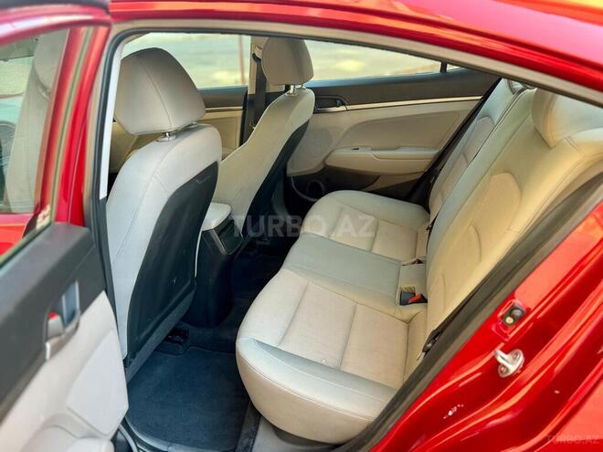Hyundai Elantra-8