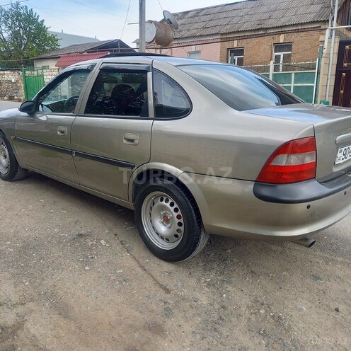 Opel Vectra 1995, 330,000 km - 1.8 l - Qazax