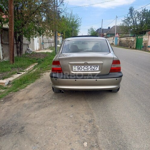 Opel Vectra 1995, 330,000 km - 1.8 l - Qazax