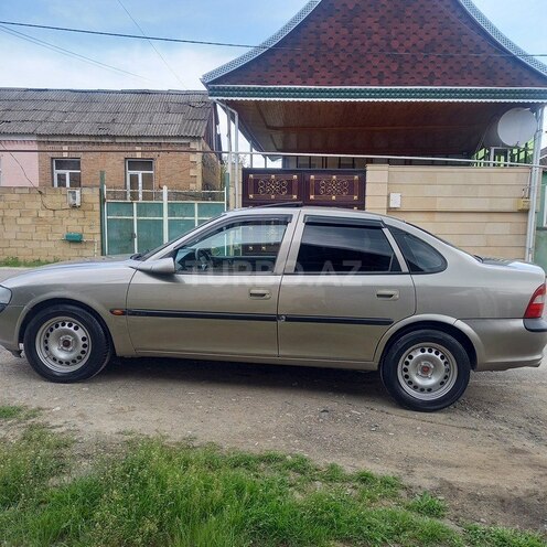 Opel Vectra 1995, 330,000 km - 1.8 l - Qazax