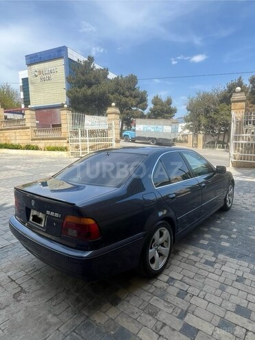 BMW 525 2002, 300,000 km - 2.5 l - Bakı