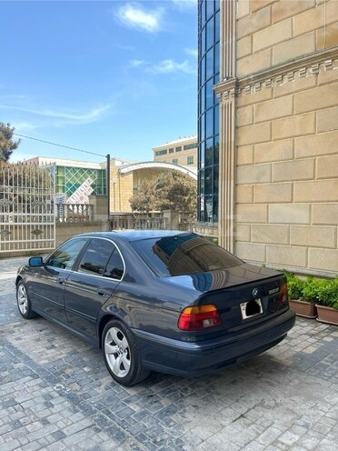 BMW 525 2002, 300,000 km - 2.5 l - Bakı