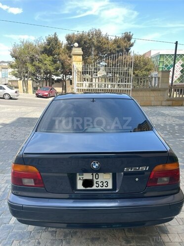 BMW 525 2002, 300,000 km - 2.5 l - Bakı