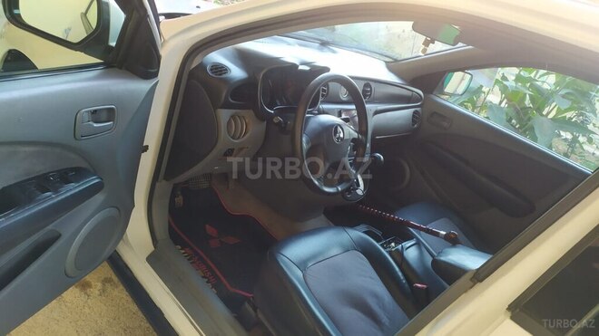 Mitsubishi Airtrek 2001, 300,000 km - 2.4 л - Bakı