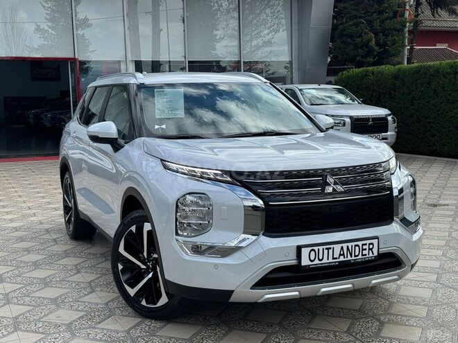 Mitsubishi Outlander-3