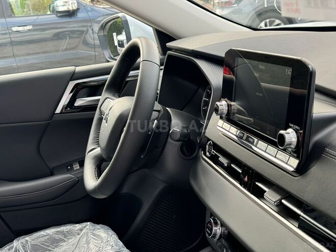 Mitsubishi Outlander-16