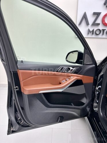 BMW X7-7