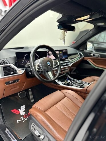 BMW X7-8