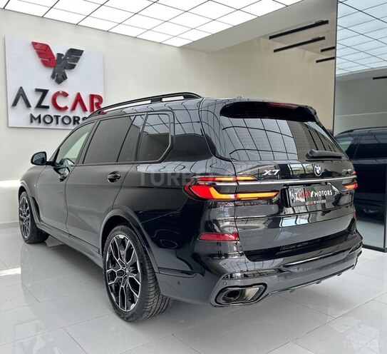 BMW X7-6