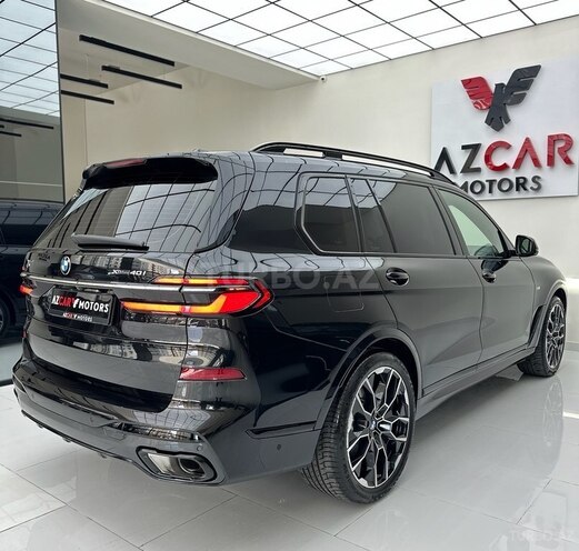BMW X7-4