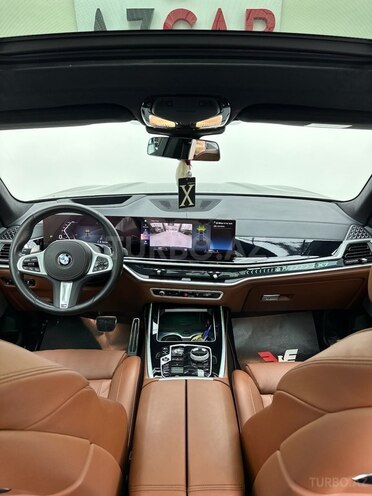 BMW X7-13