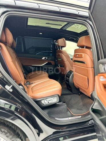 BMW X7-14