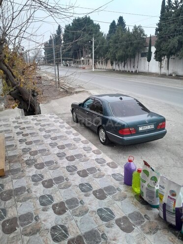 Mercedes E 240 1999, 207,192 km - 2.4 l - Şəmkir