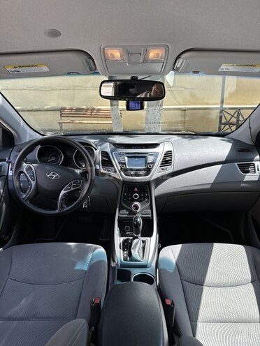 Hyundai Elantra 2015, 141,461 km - 1.8 л - Bakı