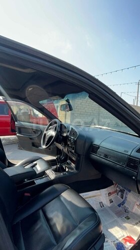 BMW 320 1993, 300,000 km - 2.0 l - Ağcabədi