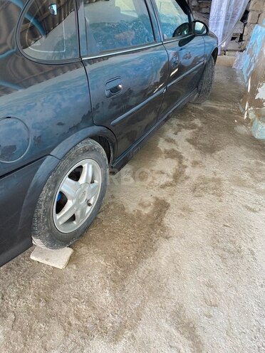Opel Vectra 1996, 20,000 km - 2.0 l - Şamaxı