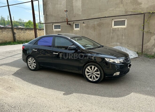 Kia Cerato 2011, 278,000 km - 1.6 l - Quba
