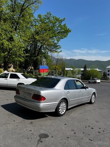 Mercedes E 240 2000, 328,000 km - 2.4 l - Zaqatala