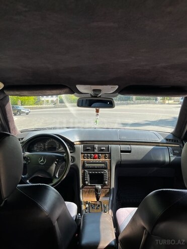 Mercedes E 240 2000, 328,000 km - 2.4 l - Zaqatala