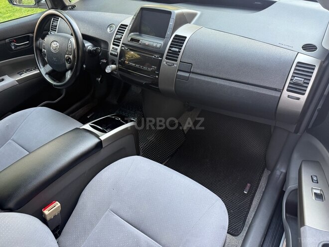Toyota Prius-10