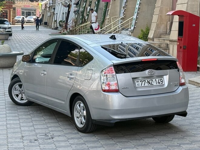 Toyota Prius-6