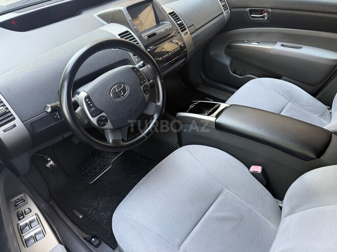 Toyota Prius-9