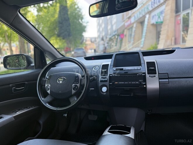 Toyota Prius-11