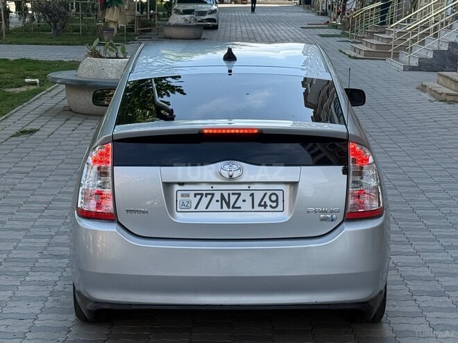 Toyota Prius-8