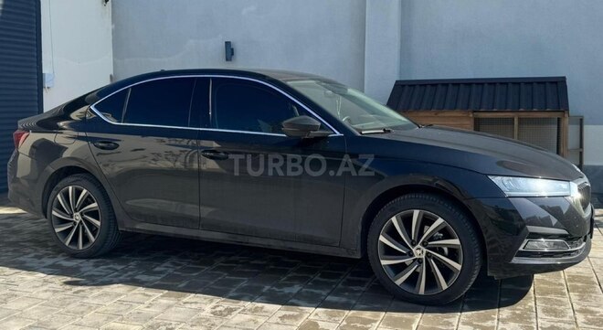 Skoda Octavia 2023, 30,000 km - 1.6 л - Bakı