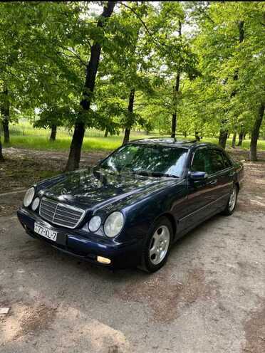 Mercedes E 200 d 2000, 324,000 km - 0.2 л - Masallı