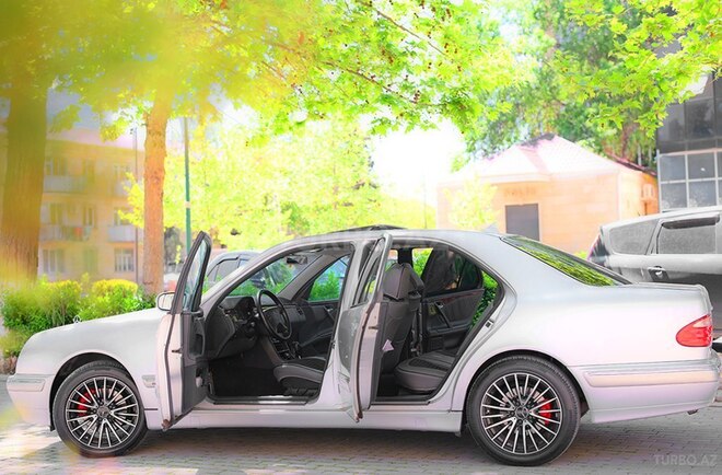 Mercedes E 270 2000, 336,000 km - 2.7 l - İmişli