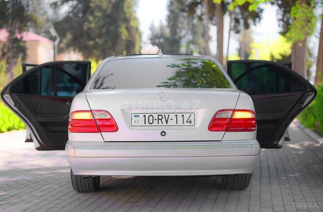 Mercedes E 270 2000, 336,000 km - 2.7 l - İmişli