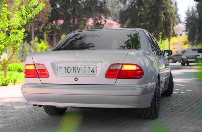 Mercedes E 270 2000, 336,000 km - 2.7 l - İmişli