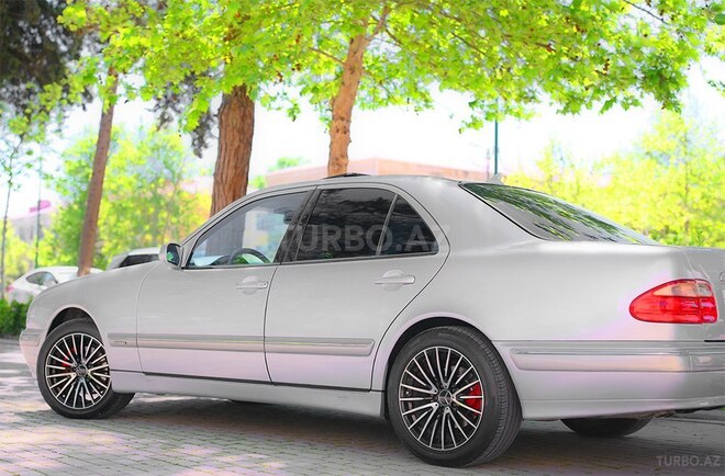 Mercedes E 270 2000, 336,000 km - 2.7 l - İmişli