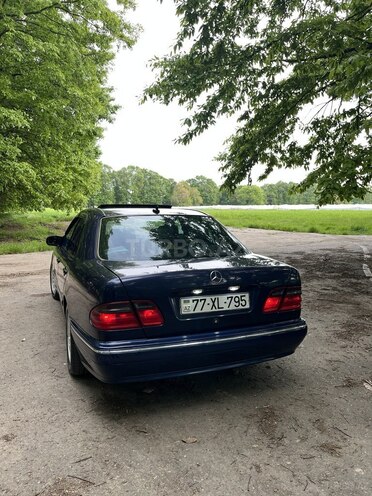 Mercedes E 200 d 2000, 324,000 km - 0.2 л - Masallı