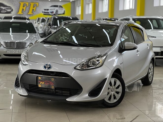 Toyota Aqua-5