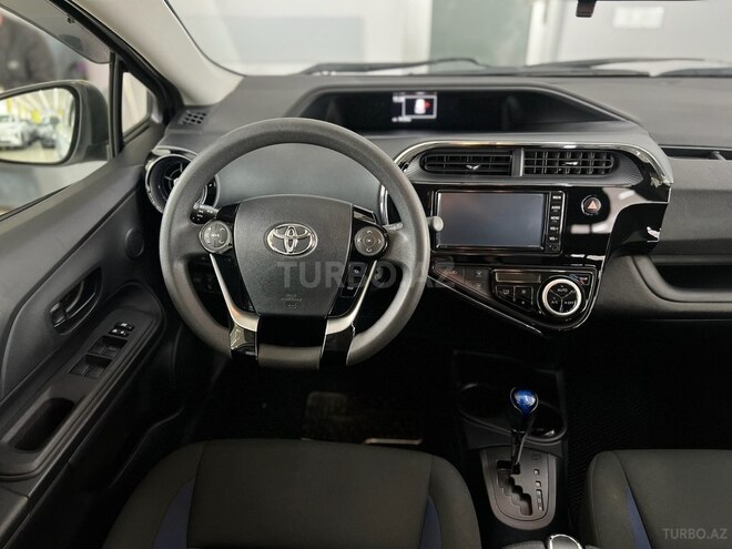 Toyota Aqua-14