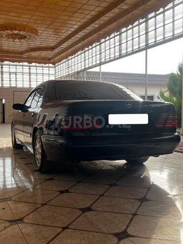 Mercedes E 220 d 2001, 318,000 km - 2.2 l - Bakı