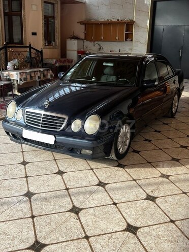 Mercedes E 220 d 2001, 318,000 km - 2.2 l - Bakı