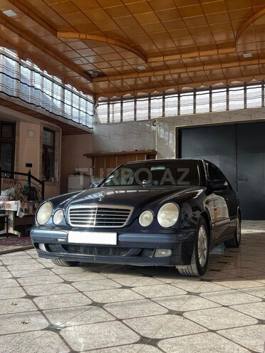 Mercedes E 220 d 2001, 318,000 km - 2.2 l - Bakı