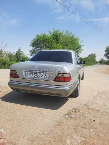 Mercedes E 220 1995, 300,000 km - 2.2 l - Beyləqan
