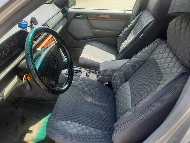 Mercedes E 220 1995, 300,000 km - 2.2 l - Beyləqan