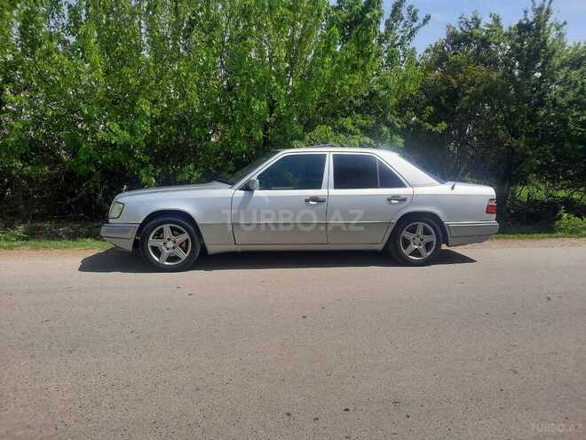 Mercedes E 220 1995, 300,000 km - 2.2 l - Beyləqan