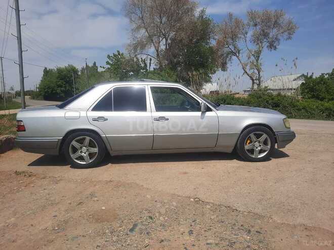 Mercedes E 220 1995, 300,000 km - 2.2 l - Beyləqan