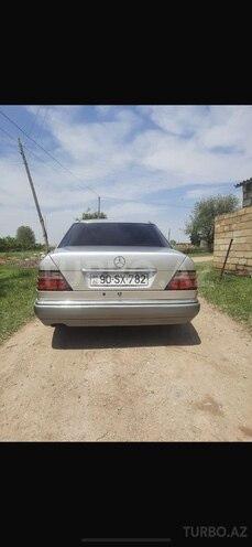 Mercedes E 220 1995, 300,000 km - 2.2 l - Beyləqan